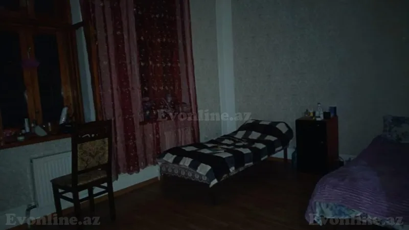 Satılır 4 otaqlı Mənzil Köhnə tikili 78 m² Nəsimi r. - şəkil 2