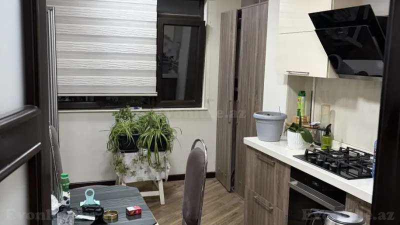 4 otaqlı Mənzil 105 m² 8-ci kilometr Satılır