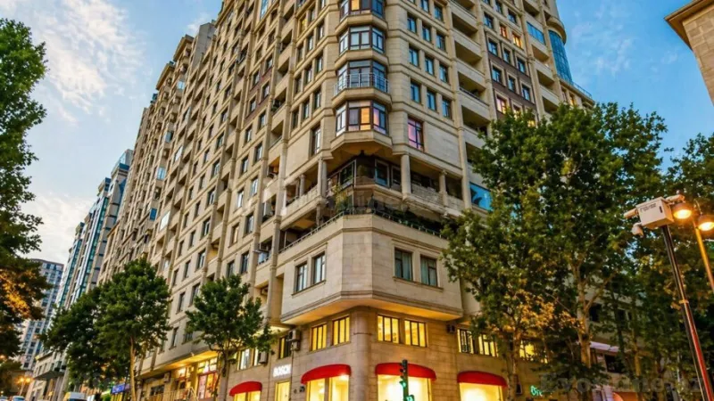 5 otaqlı Mənzil 330 m² 28 May m. Satılır