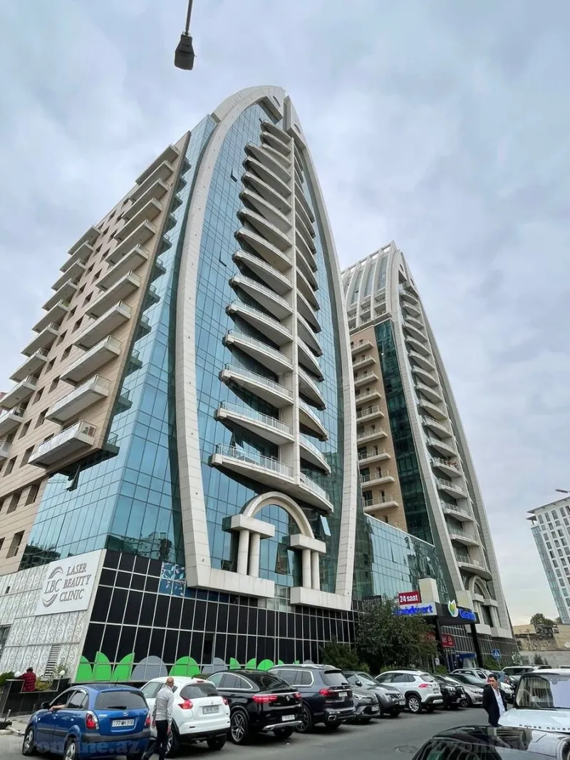 2 otaqlı Ofis 90 m² Elmlər Akademiyası m. Kirayə verilir