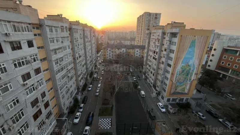 Satılır 3 otaqlı Mənzil Köhnə tikili 90 m² Gənclik m.