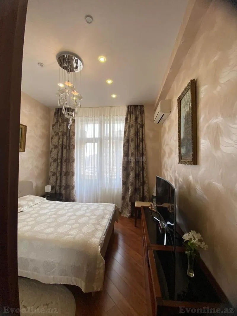 Satılır 7 otaqlı Mənzil Yeni tikili 371 m² Nizami m. - şəkil 14