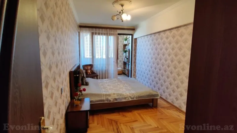 Satılır 3 otaqlı Mənzil Köhnə tikili 99 m² Elmlər Akademiyası m. - şəkil 3