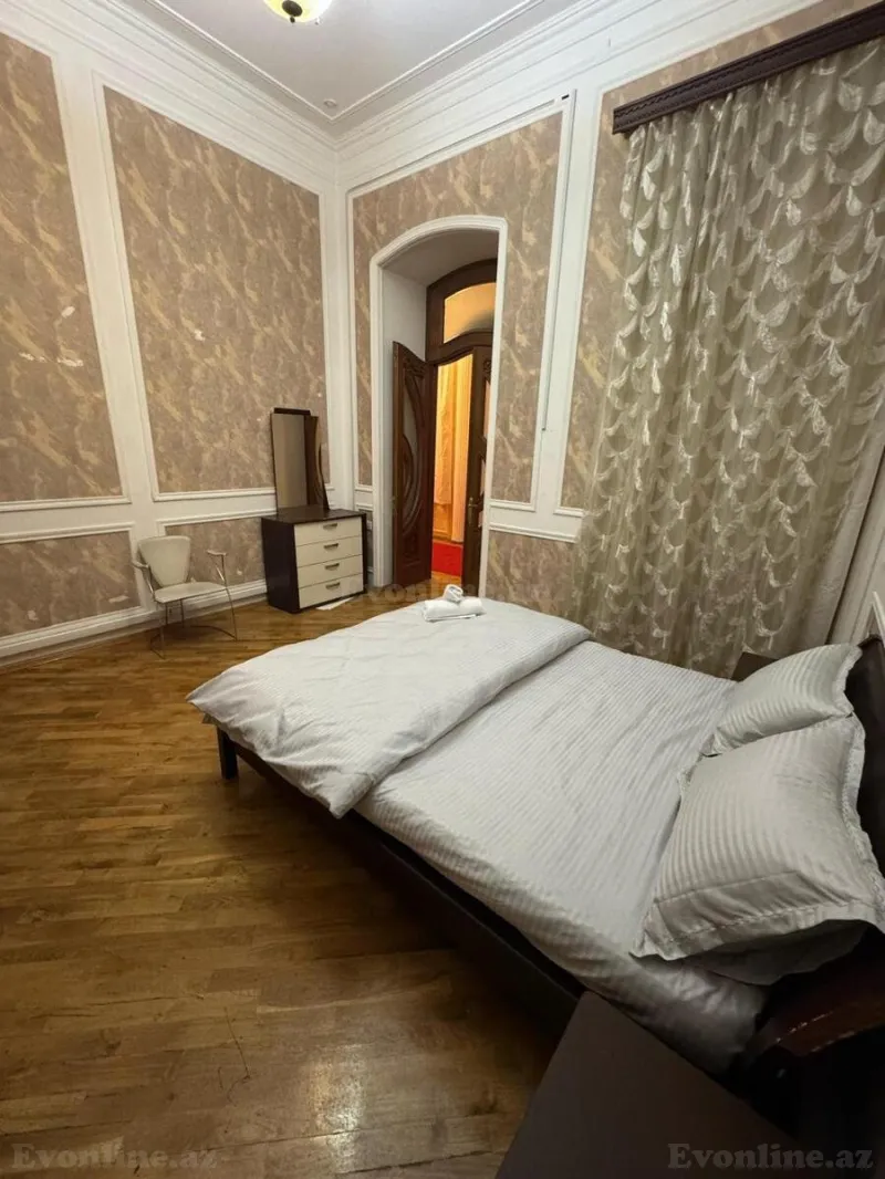 Kirayə verilir 4 otaqlı Mənzil Köhnə tikili 110 m² Sahil m. - şəkil 6