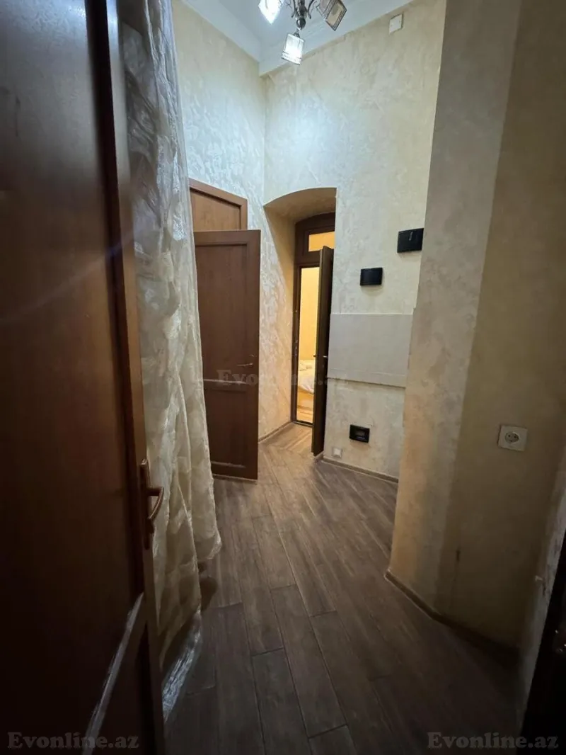 Kirayə verilir 4 otaqlı Mənzil Köhnə tikili 110 m² Sahil m. - şəkil 25