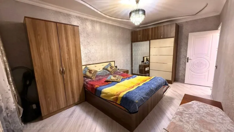 Satılır 3 otaqlı Mənzil Köhnə tikili 90 m² Memar Əcəmi m. - şəkil 5