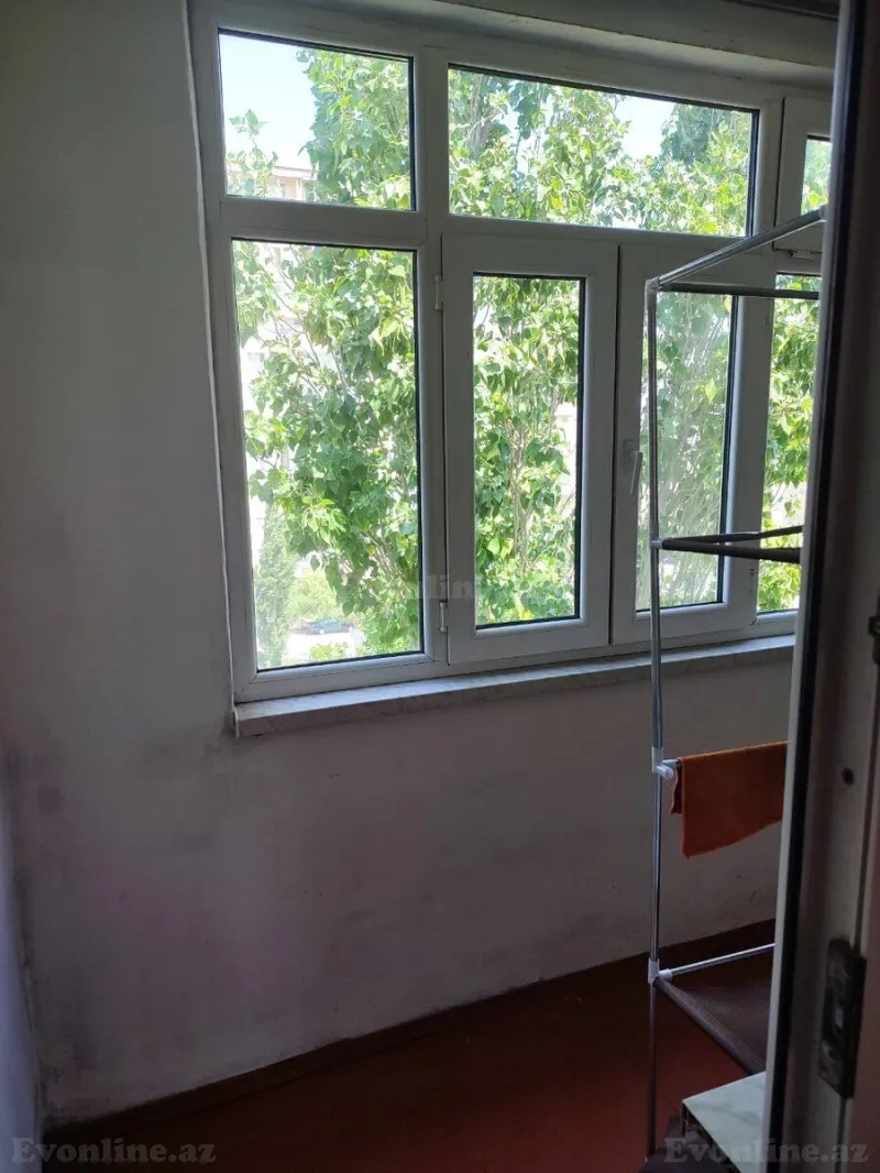 Satılır 2 otaqlı Mənzil Köhnə tikili 50 m² 4-cü mikrorayon - şəkil 2