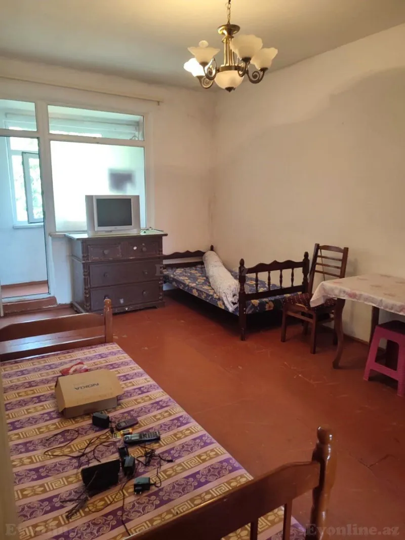 Satılır 2 otaqlı Mənzil Köhnə tikili 50 m² 4-cü mikrorayon - şəkil 4