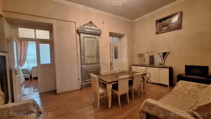 Satılır 4 otaqlı Mənzil Köhnə tikili 80 m² İçərişəhər m. - şəkil 8