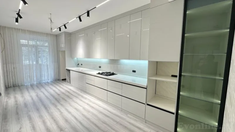 Satılır 3 otaqlı Mənzil Yeni tikili 131 m² 8-ci kilometr
