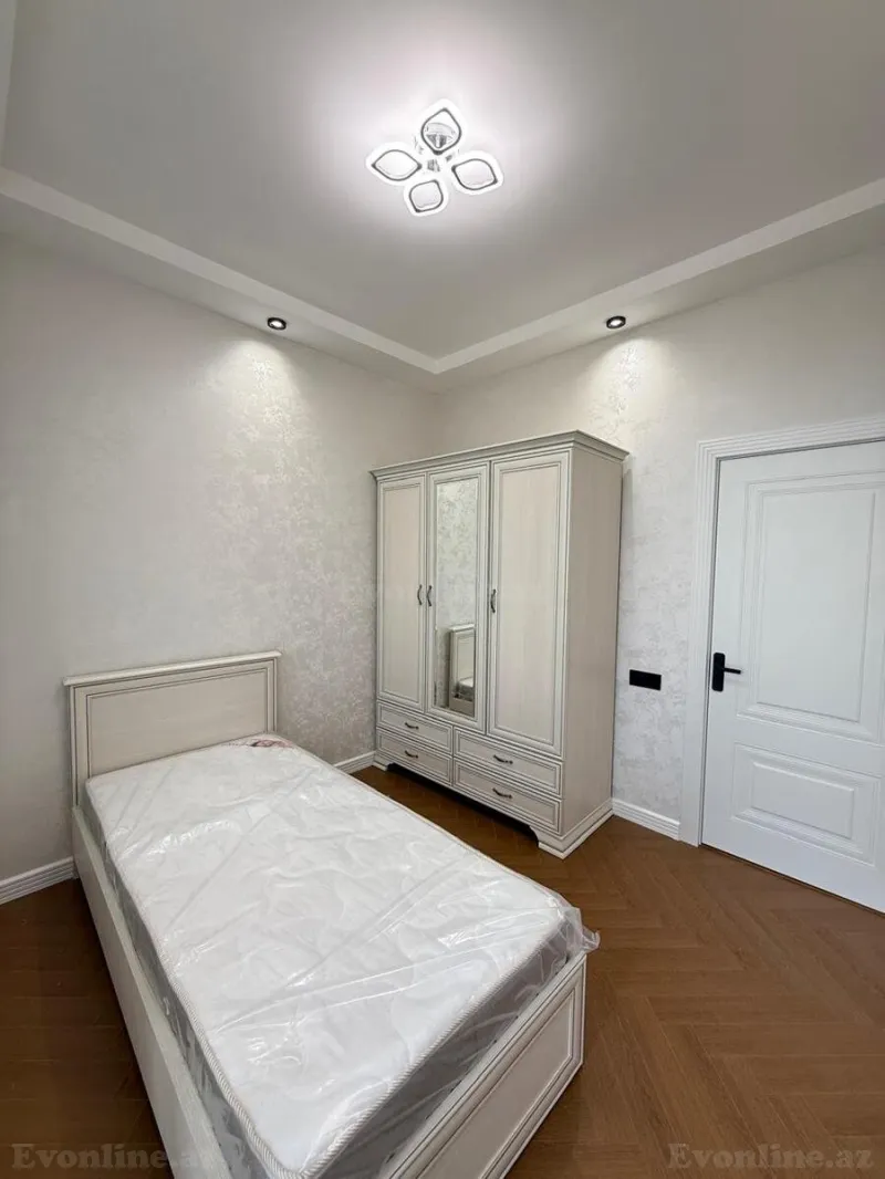 Satılır 4 otaqlı Mənzil Yeni tikili 140 m² Neftçilər m. - şəkil 12