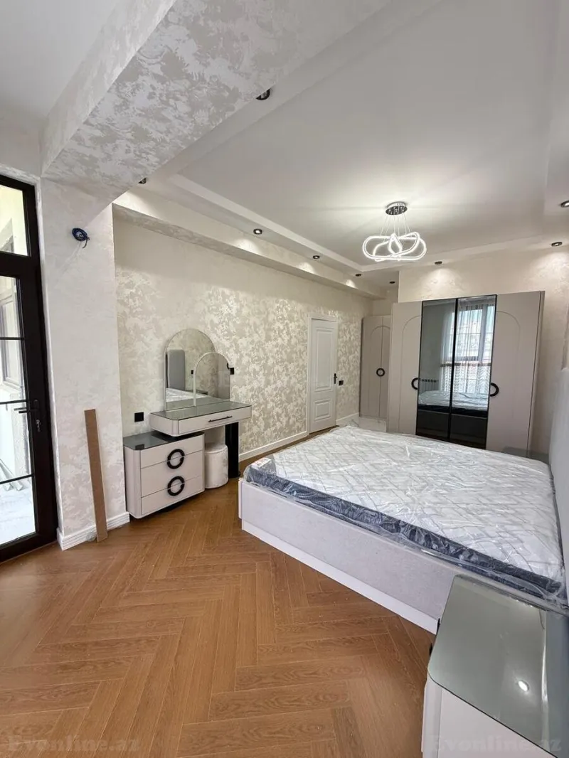 Satılır 4 otaqlı Mənzil Yeni tikili 140 m² Neftçilər m. - şəkil 13