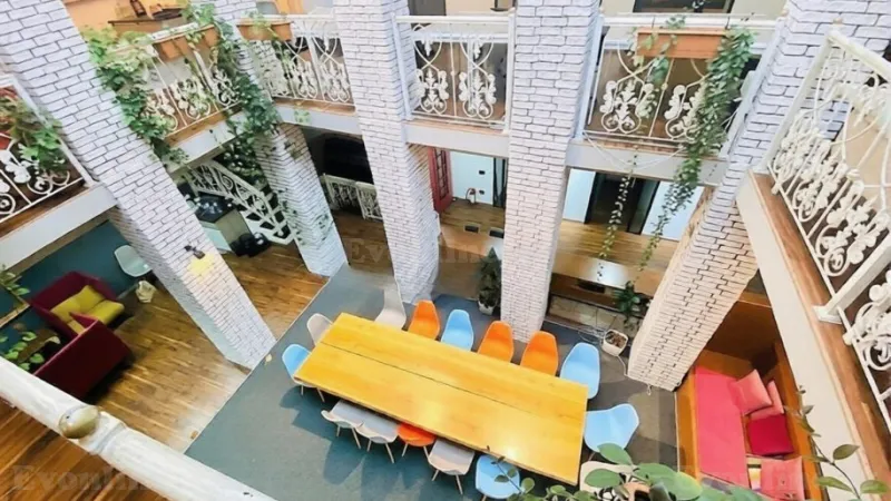 17 otaqlı Ofis 530 m² 28 May m. Kirayə verilir