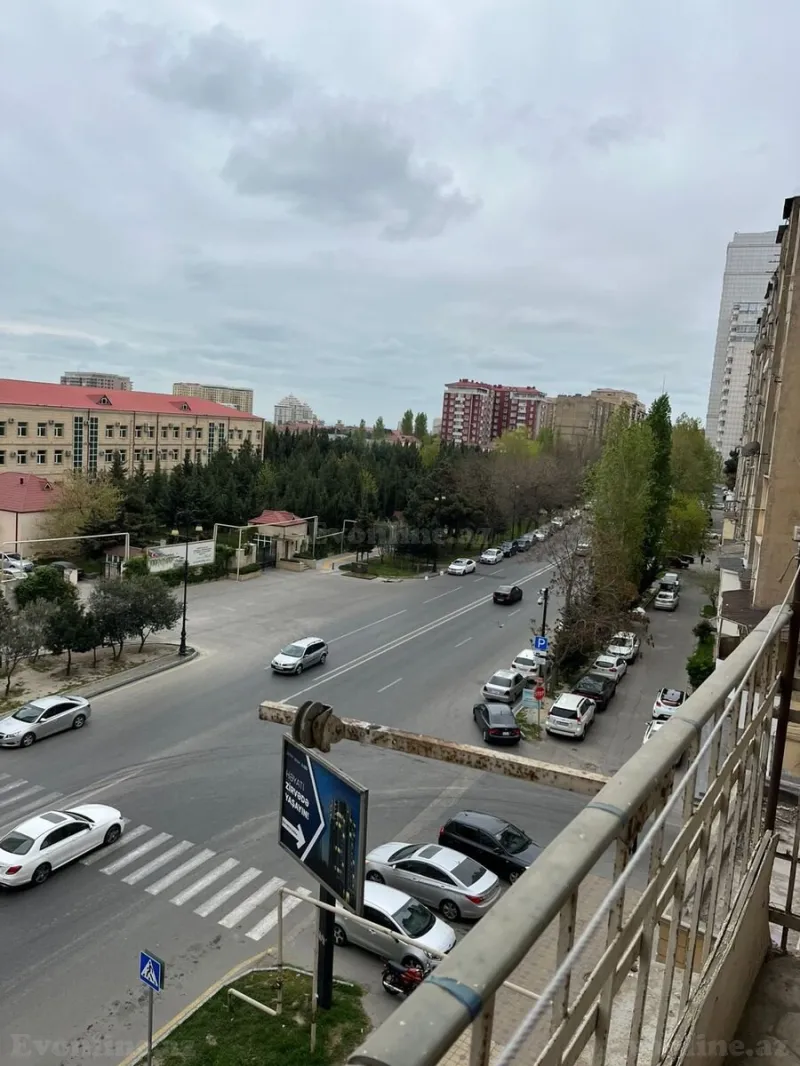 Satılır 2 otaqlı Mənzil Köhnə tikili 74 m² Yasamal - şəkil 2