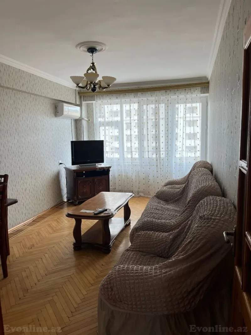 Satılır 2 otaqlı Mənzil Köhnə tikili 74 m² Yasamal - şəkil 3