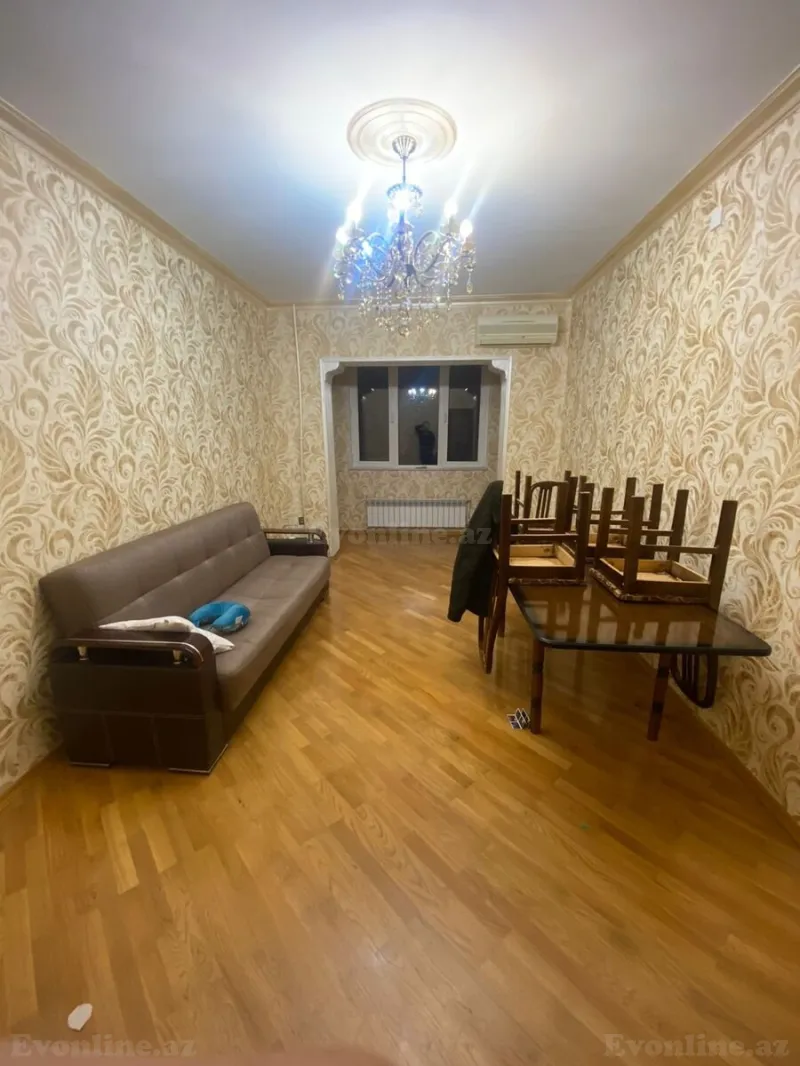 Satılır 3 otaqlı Mənzil Köhnə tikili 90 m² 8 Noyabr m.