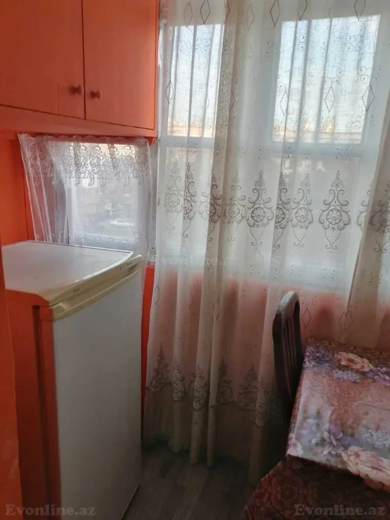 Kirayə verilir 1 otaqlı Mənzil Köhnə tikili 30 m² Elmlər Akademiyası m. - şəkil 6