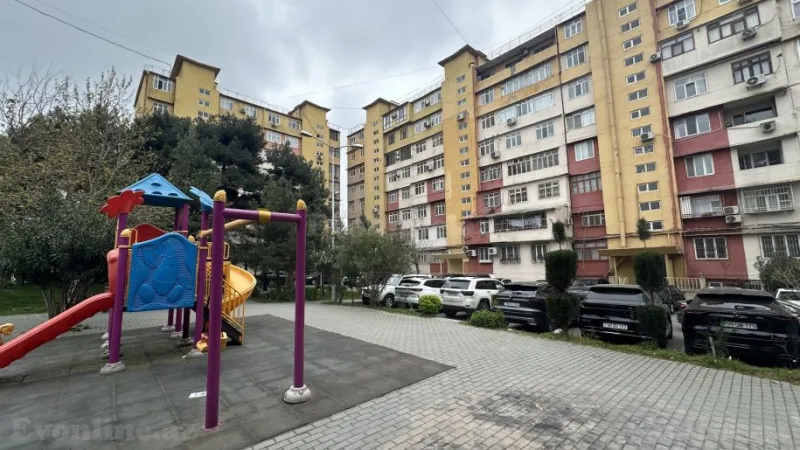 Satılır 4 otaqlı Mənzil Köhnə tikili 110 m² Xalqlar Dostluğu m. - şəkil 2