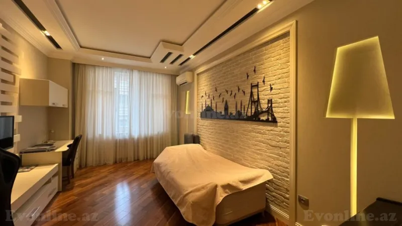 Satılır 4 otaqlı Mənzil Yeni tikili 214 m² Nəsimi r. - şəkil 12