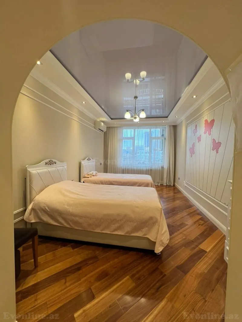 Satılır 4 otaqlı Mənzil Yeni tikili 214 m² Nəsimi r. - şəkil 17