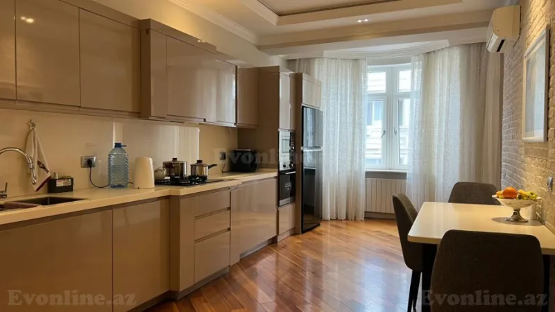 Satılır 4 otaqlı Mənzil Yeni tikili 214 m² Nəsimi r. - şəkil 19