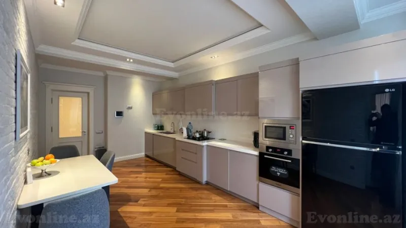 Satılır 4 otaqlı Mənzil Yeni tikili 214 m² Nəsimi r. - şəkil 20