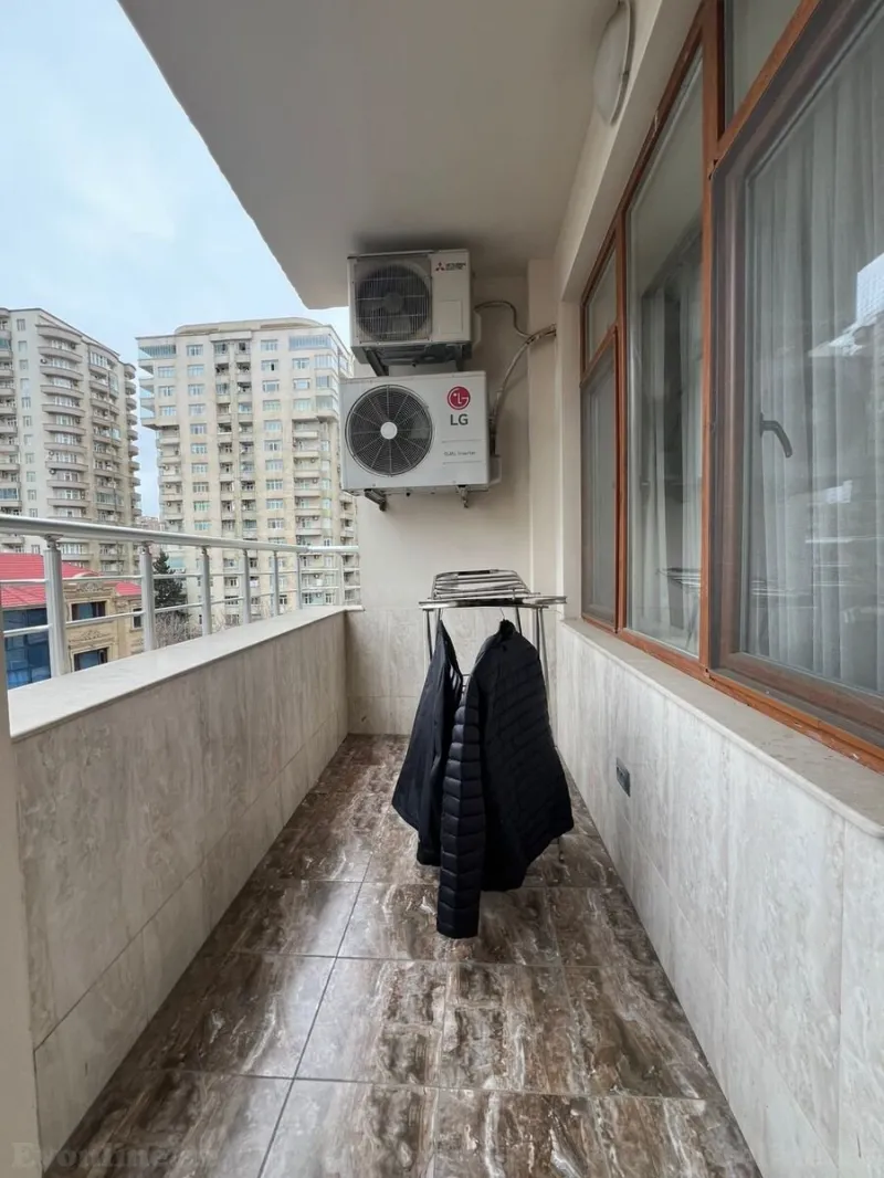 Satılır 4 otaqlı Mənzil Yeni tikili 214 m² Nəsimi r. - şəkil 28