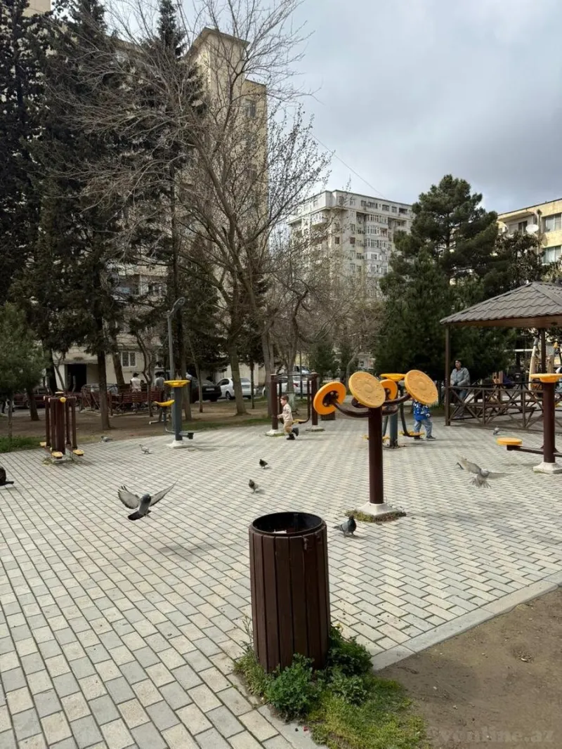 Satılır 3 otaqlı Mənzil Köhnə tikili 65 m² Əhmədli