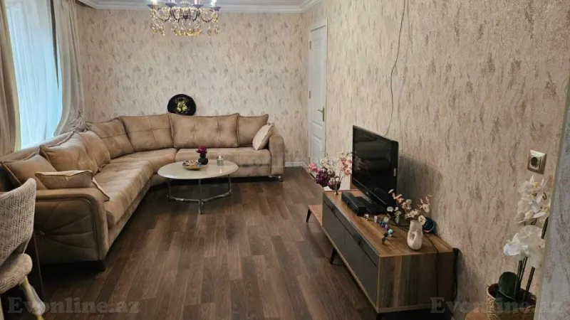 Satılır 3 otaqlı Mənzil Köhnə tikili 70 m² İnşaatçılar m.