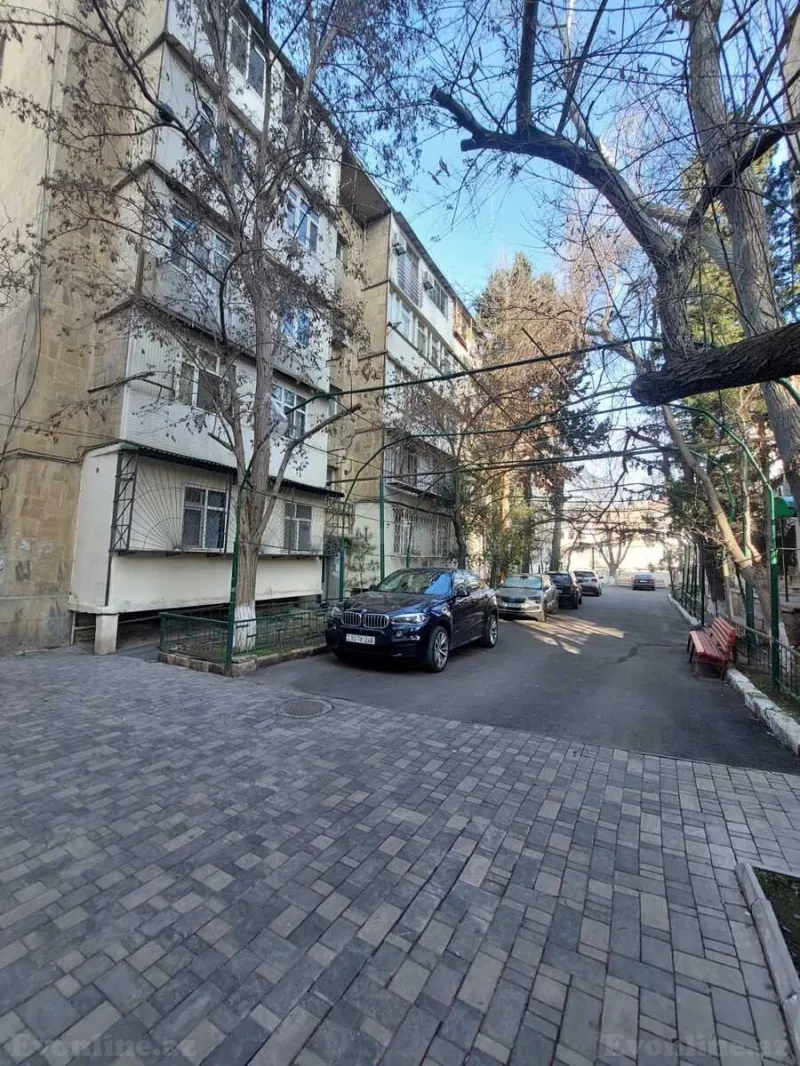 2 otaqlı Mənzil 65 m² 28 May m. Satılır