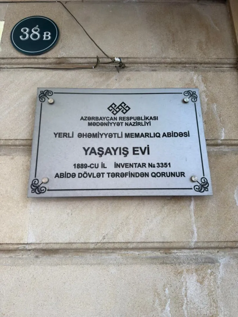 Satılır 3 otaqlı Mənzil Köhnə tikili 110 m² Sahil m. - şəkil 2