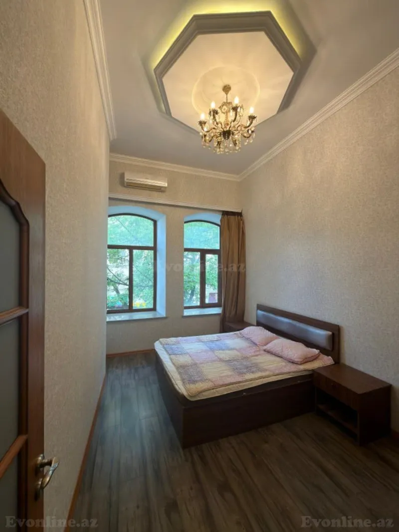 Satılır 3 otaqlı Mənzil Köhnə tikili 110 m² Sahil m. - şəkil 6