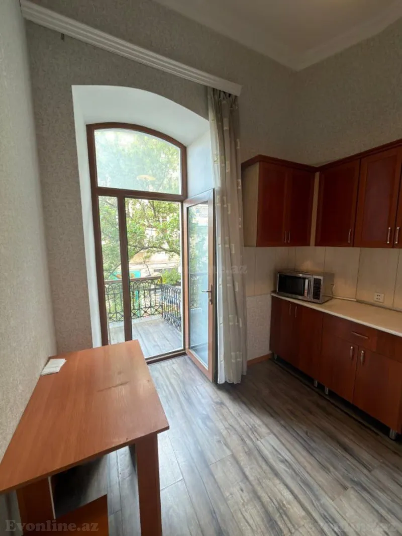 Satılır 3 otaqlı Mənzil Köhnə tikili 110 m² Sahil m. - şəkil 7