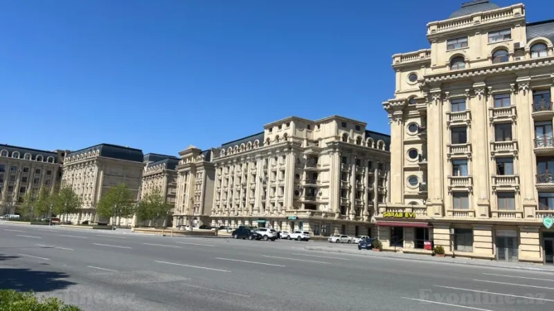 Satılır 5 otaqlı Mənzil Yeni tikili 220 m² Səbail r. - şəkil 2