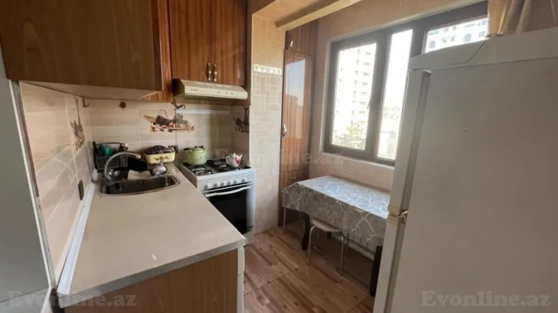 Satılır 3 otaqlı Mənzil Köhnə tikili 90 m² Xətai r. - şəkil 2