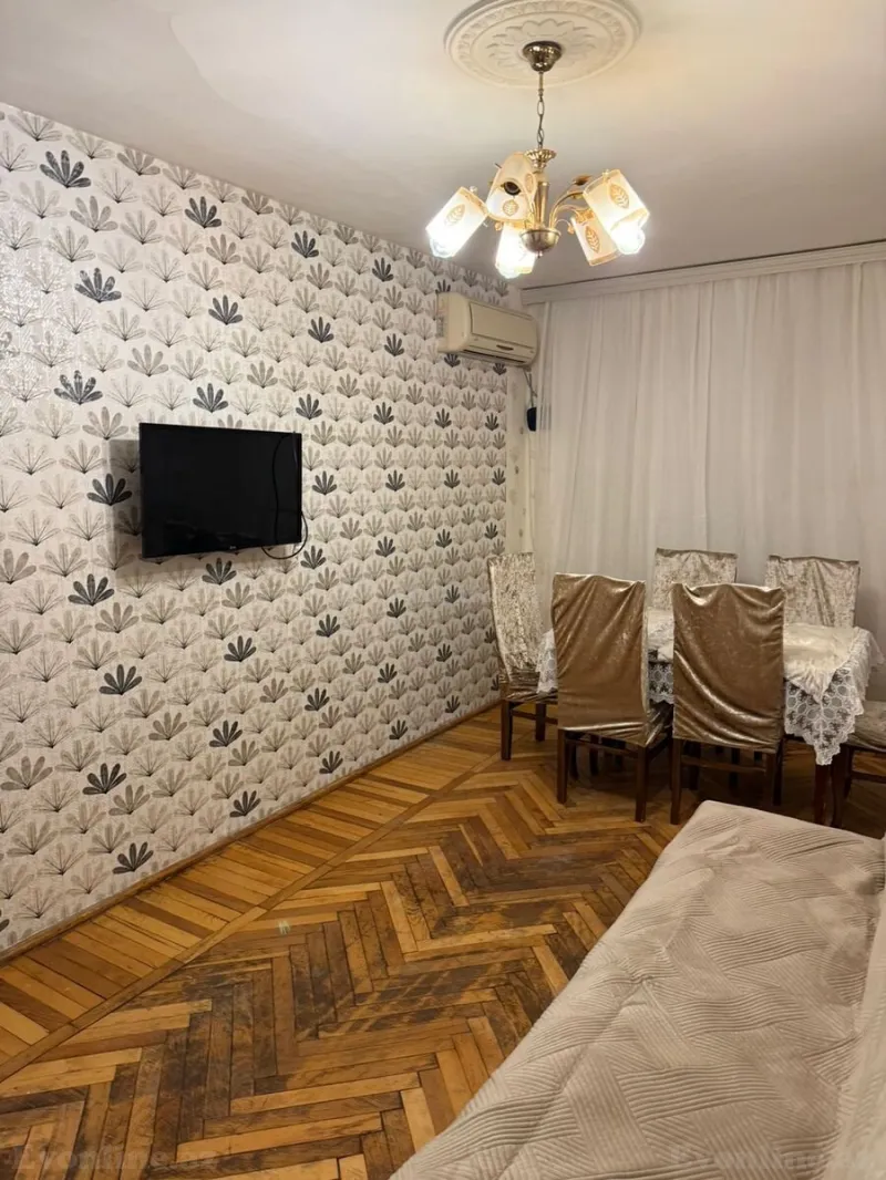 Kirayə verilir 3 otaqlı Mənzil Köhnə tikili 90 m² Yeni Yasamal - şəkil 2