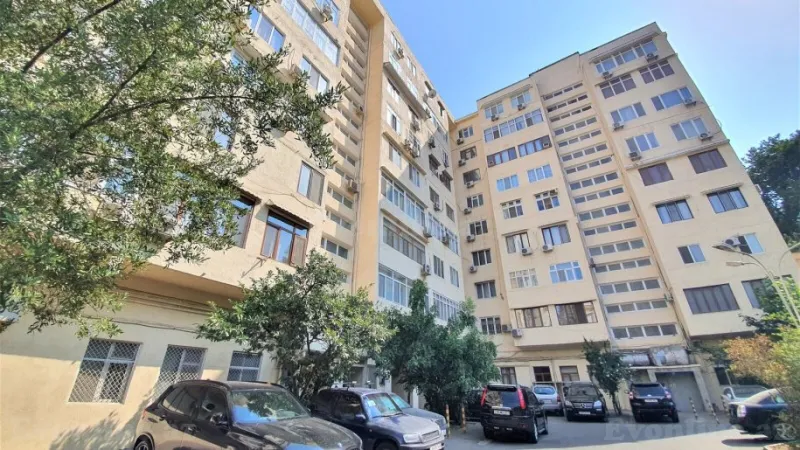 3 otaqlı Mənzil 100 m² İçərişəhər m. Kirayə verilir