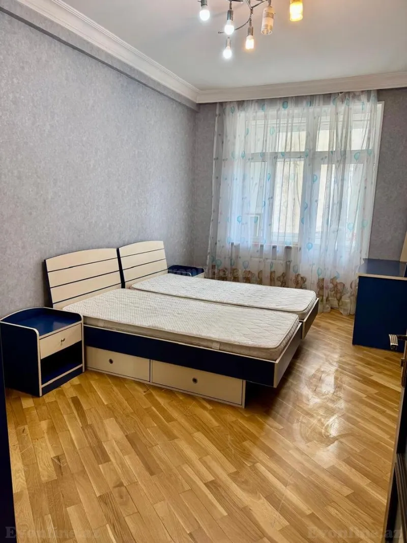 Satılır 3 otaqlı Mənzil Yeni tikili 125 m² 8 Noyabr m. - şəkil 5