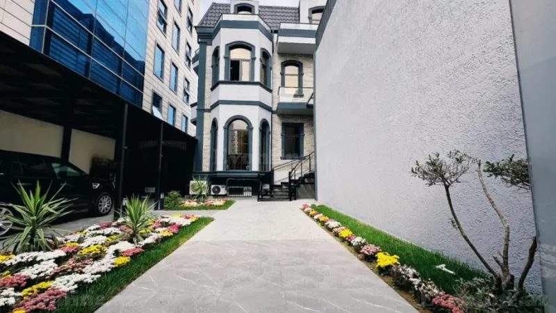 20 otaqlı Ofis 1000 m² Xətai m. Kirayə verilir