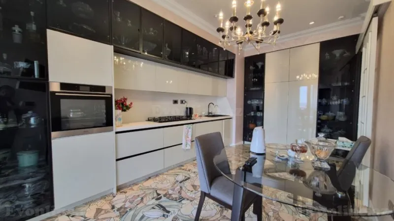 Satılır 3 otaqlı Mənzil Yeni tikili 170 m² Nərimanov r. - şəkil 15