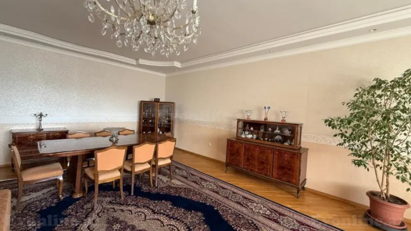 Kirayə verilir 4 otaqlı Mənzil Yeni tikili 200 m² Nizami m. - şəkil 15