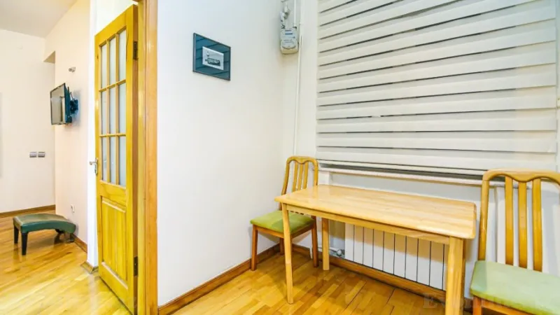 Kirayə verilir 2 otaqlı Mənzil Köhnə tikili 55 m² Sahil m. - şəkil 3