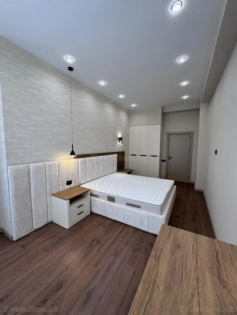 Kirayə verilir 3 otaqlı Mənzil Yeni tikili 101 m² 28 May m.