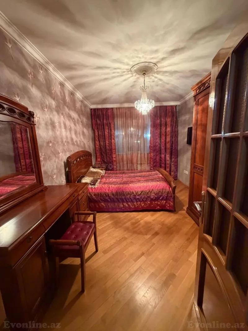 Satılır 3 otaqlı Mənzil Köhnə tikili 90 m² Xalqlar Dostluğu m. - şəkil 2