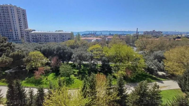 2 otaqlı Mənzil 70 m² Xətai r. Satılır