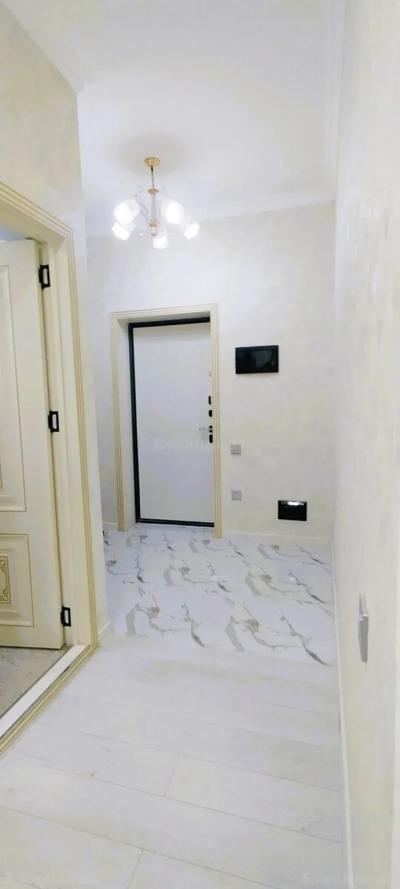 Satılır 4 otaqlı Mənzil Yeni tikili 100 m² İnşaatçılar m. - şəkil 2