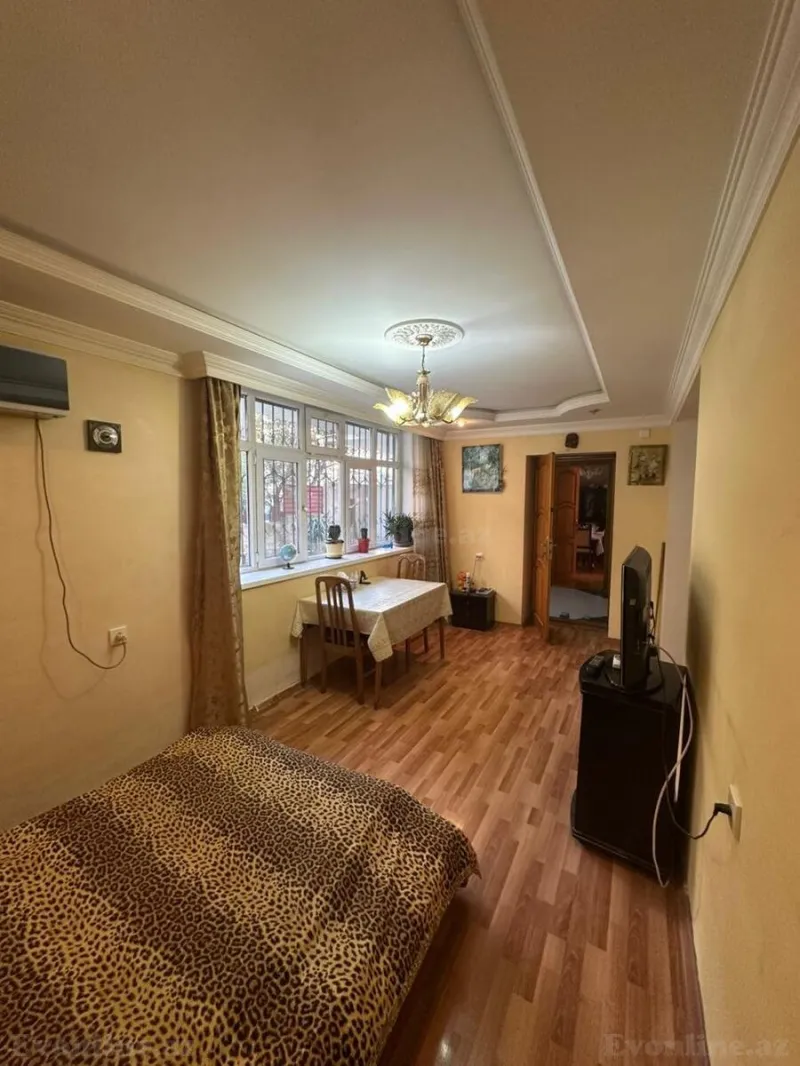 Satılır 6 otaqlı Mənzil Köhnə tikili 150 m² Yasamal - şəkil 4