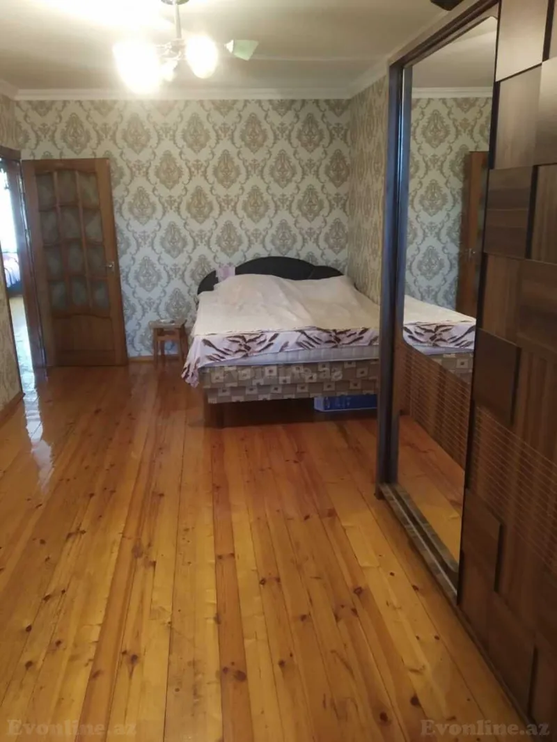 Satılır 4 otaqlı Mənzil Köhnə tikili 110 m² Xalqlar Dostluğu m. - şəkil 3