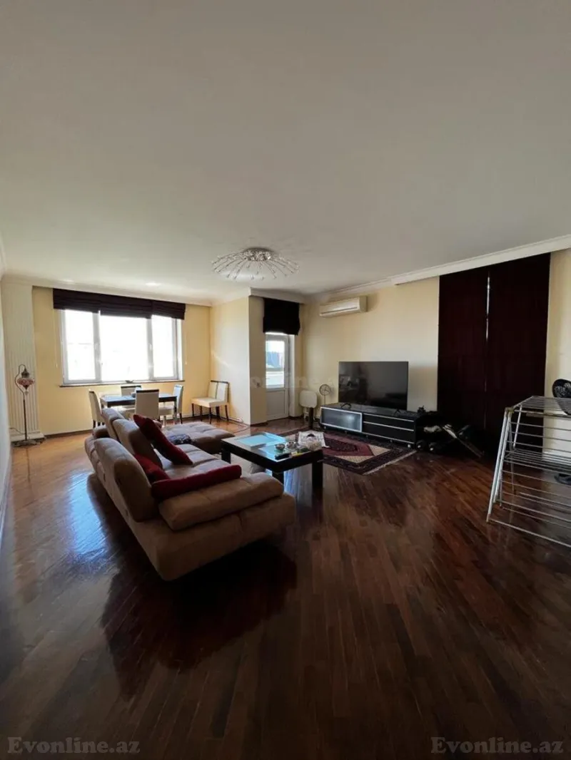 Kirayə verilir 3 otaqlı Mənzil Yeni tikili 120 m² Nizami m.