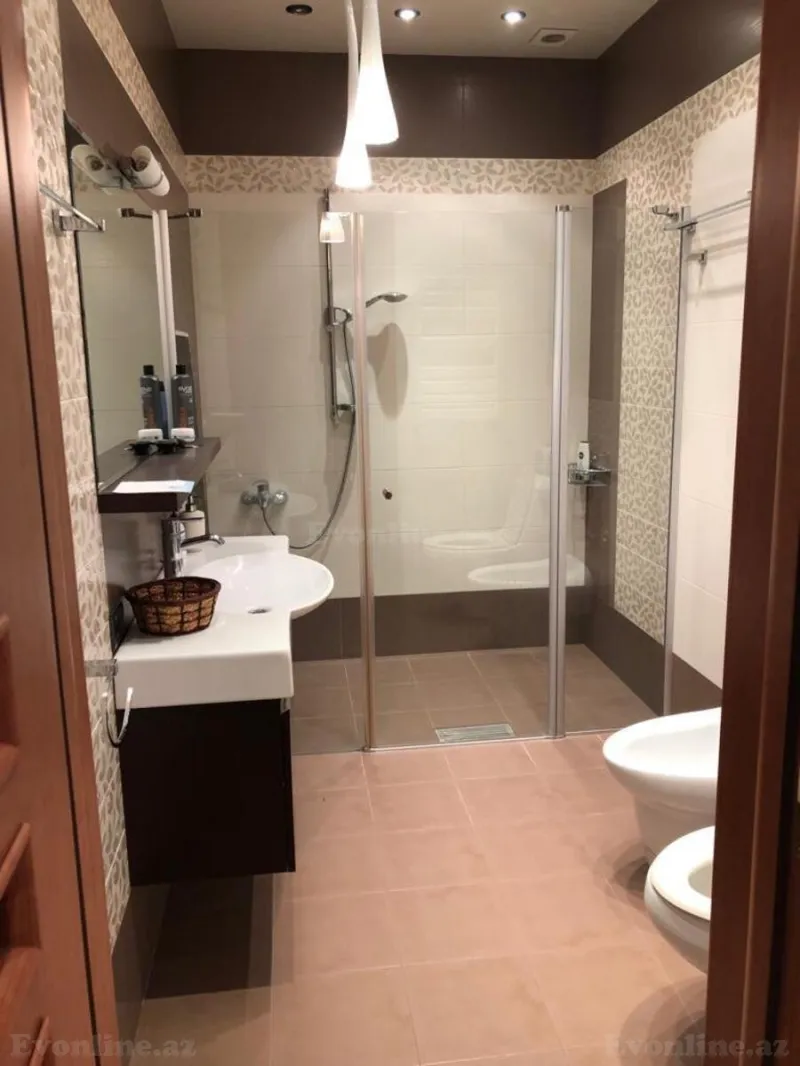 Kirayə verilir 4 otaqlı Mənzil Yeni tikili 175 m² Nəsimi r. - şəkil 7